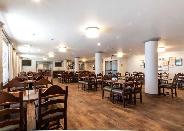 Oxford Suites Chico